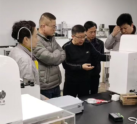 數(shù)位專(zhuān)家訪(fǎng)問(wèn)常州華紡儀器，為制定國(guó)家標(biāo)準(zhǔn)記錄試驗(yàn)數(shù)據(jù)！